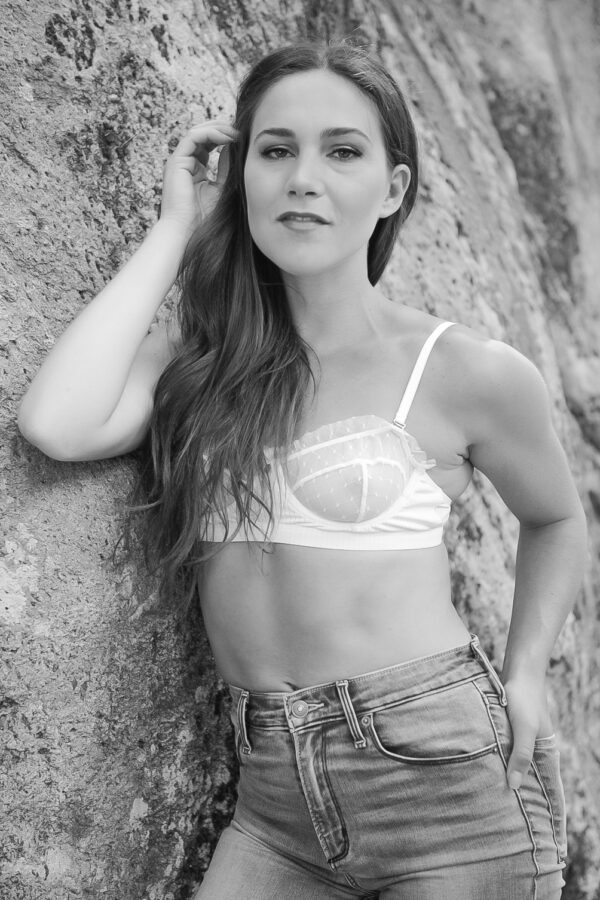 Cute CC in Blk & White Sample MOB - Image 4